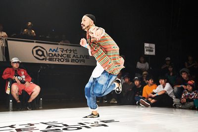 ハウスダンス(HOUSE)とは?踊りの特徴から歴史までを徹底解説!