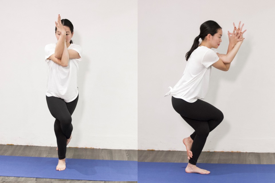 ワシ(鷲)のポーズ